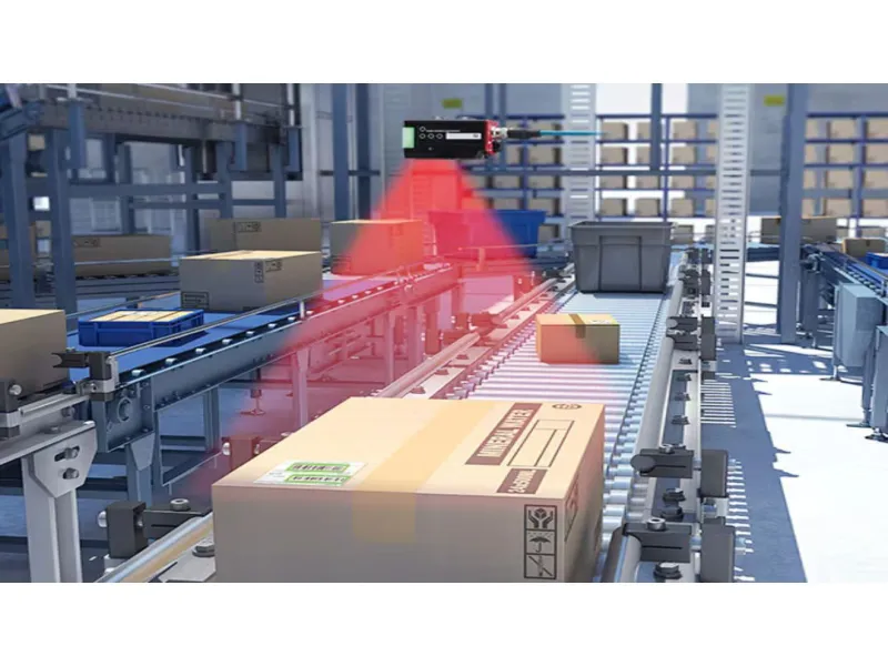 Pembacaan Kotak Kardus Sebaris dengan Ketinggian dan Ukuran Berbeda